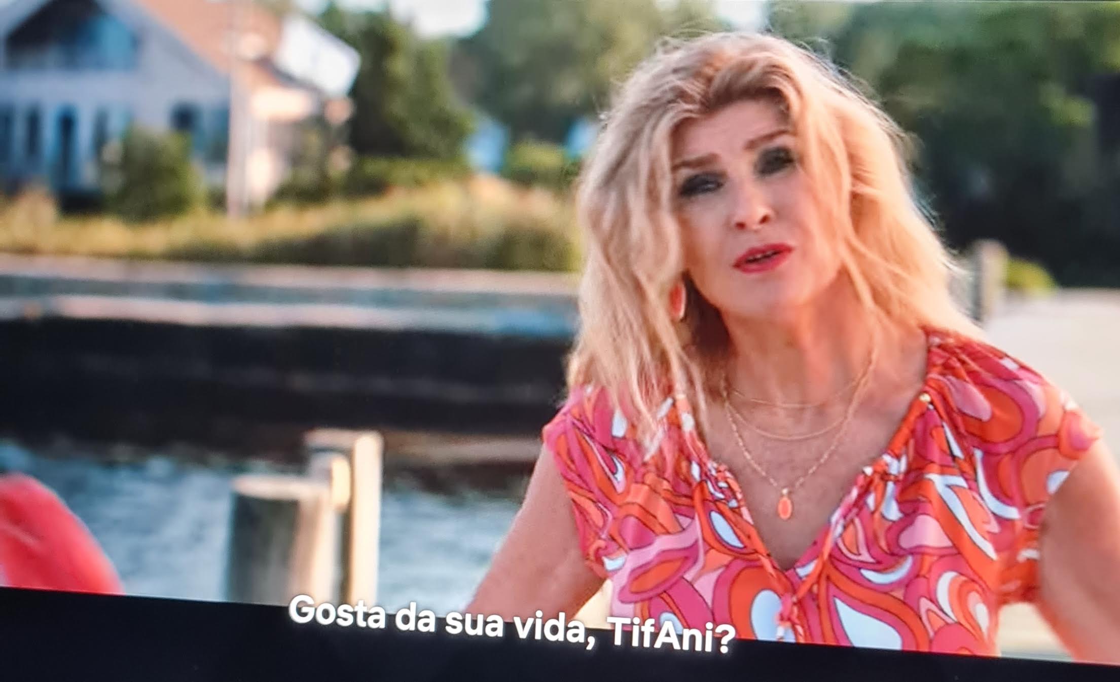 Uma garota de muita sorte. Sobrevivente ou vítima? (sem spoilers)